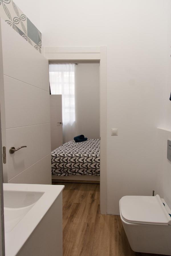 D10 - Piso luminoso, silencioso, acogedor y céntrico Appartamento Alicante Esterno foto